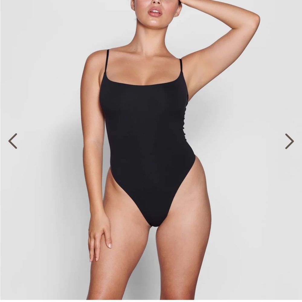 Skims fits everybody camisole thong bodysuit size small